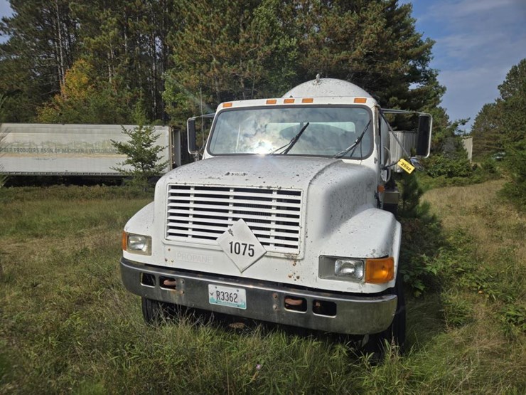 #2592-•-propane-truck-image-7