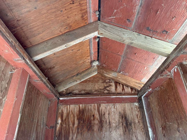 insulated-dog-house,-3’-tall,-3’-wide,-4’-deep-image-8