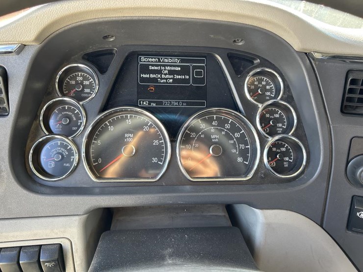2019-peterbilt-579-image-61