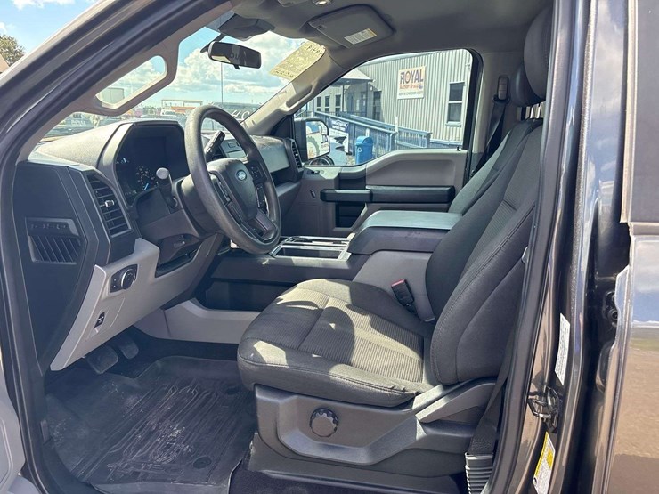 2020-ford-f150-image-10
