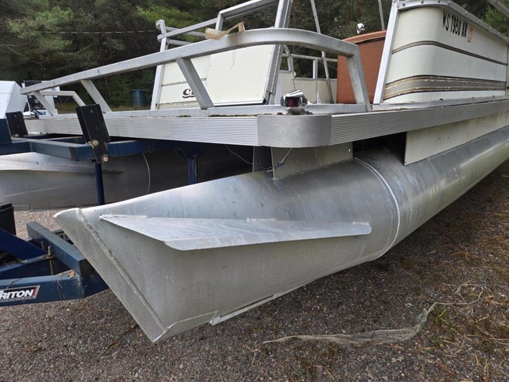 #2582-•-crestii-25-pontoon-boat-image-8