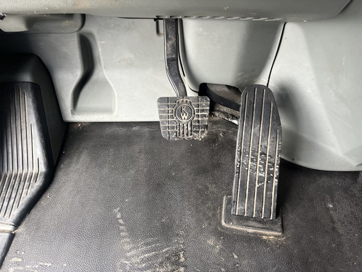2020-kenworth-t680-image-125