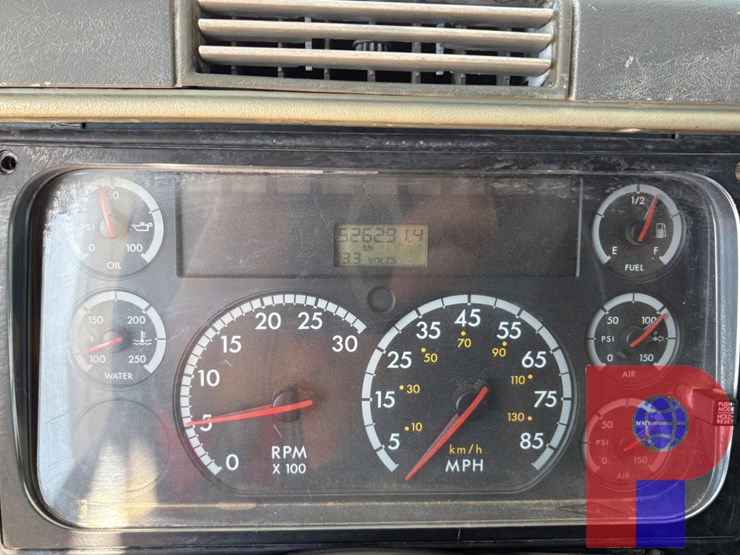 2006-freightliner-columbia-120-image-8