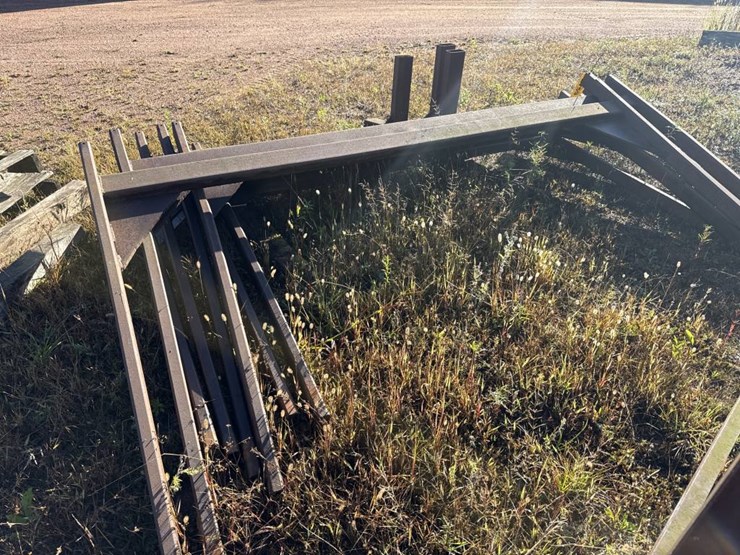 #2759-•-misc.-steel-post-and-rolling-dolly-image-7