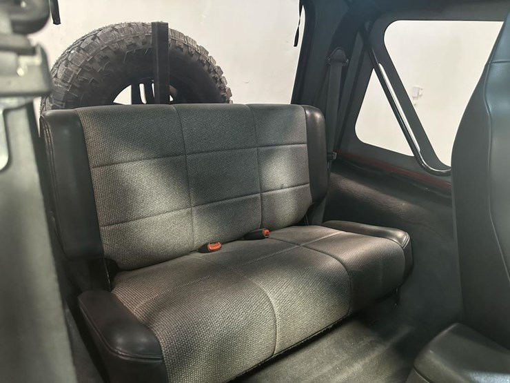1999-jeep-wrangler-sport-image-18