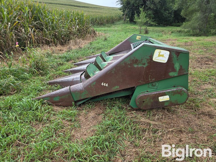 john-deere-444-image-8