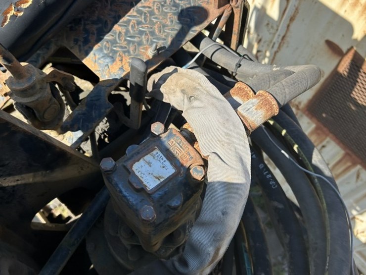 #1753-•-2005-western-star-tri-axle-storm-cleanup-truck-image-50