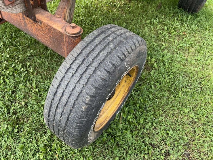 gravity-box,-approx-150-bu,-on-mn-jumbo-10-gear,-15”-tires,-*must-be-removed-in-10-days-after-auctio-image-4