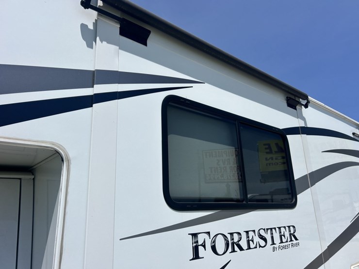 2017-ford-e450-image-13