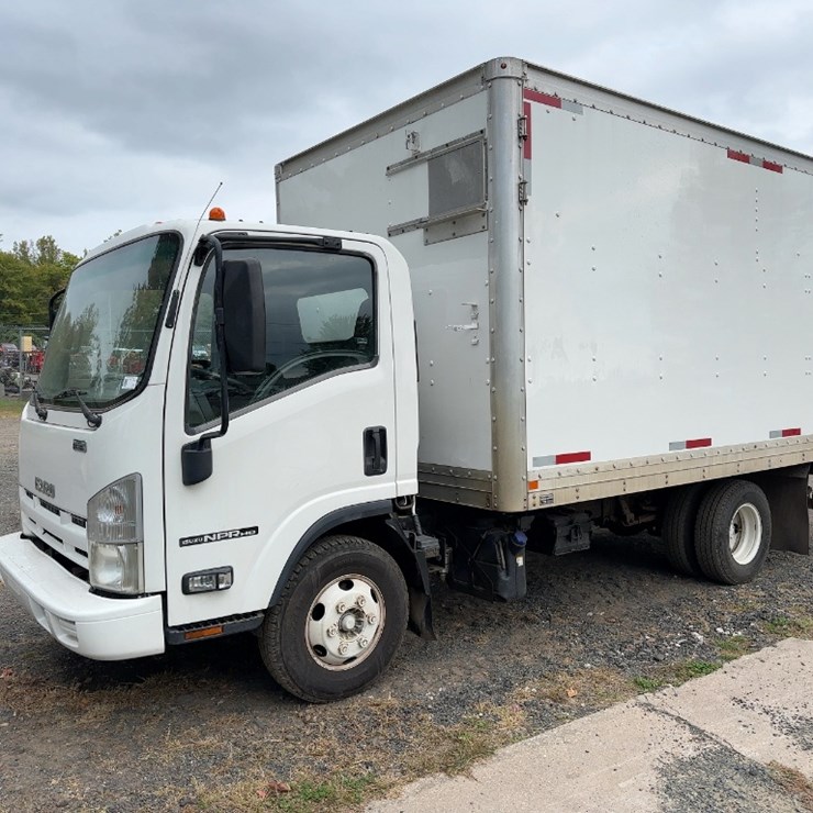2013 ISUZU NPR HD