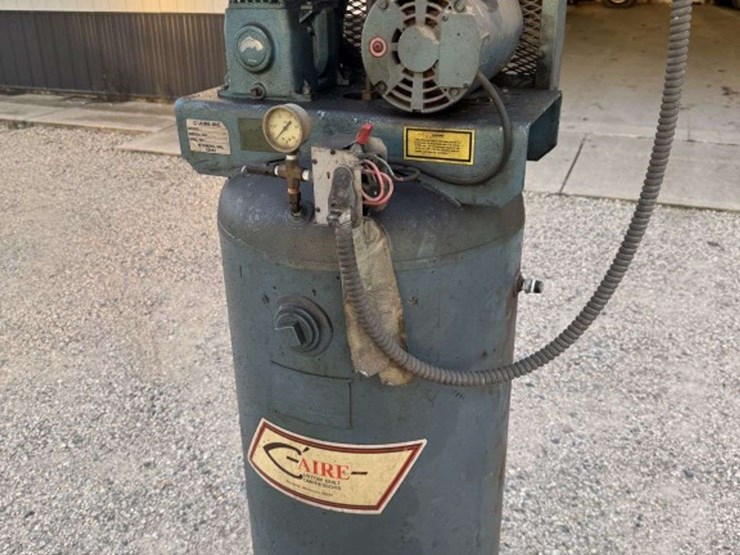 upright-air-compressor,-240v,-worked-when-removed-but-likely-needs-a-new-pressure-switch-image-1