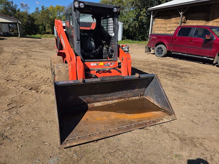 2019-kubota-ssv75-image-14