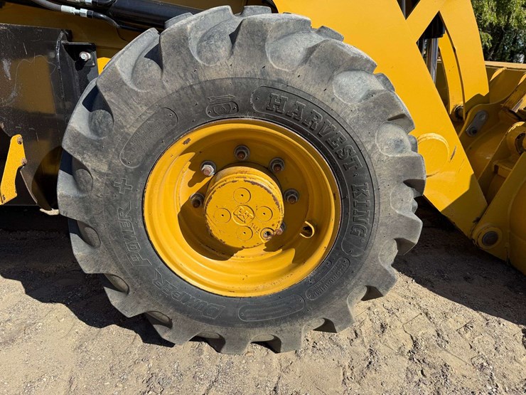 2014-caterpillar-420f-image-13