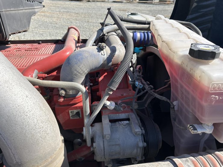 2019-peterbilt-579-image-40