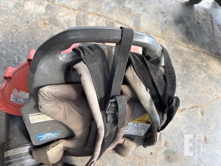 2008-husqvarna-150bt-backpack-leaf-blower-image-4