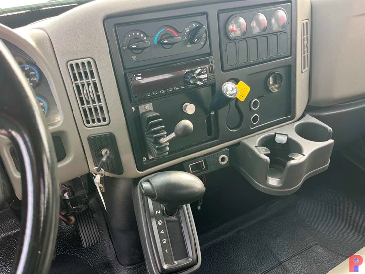 2016-international-durastar-4300-image-11