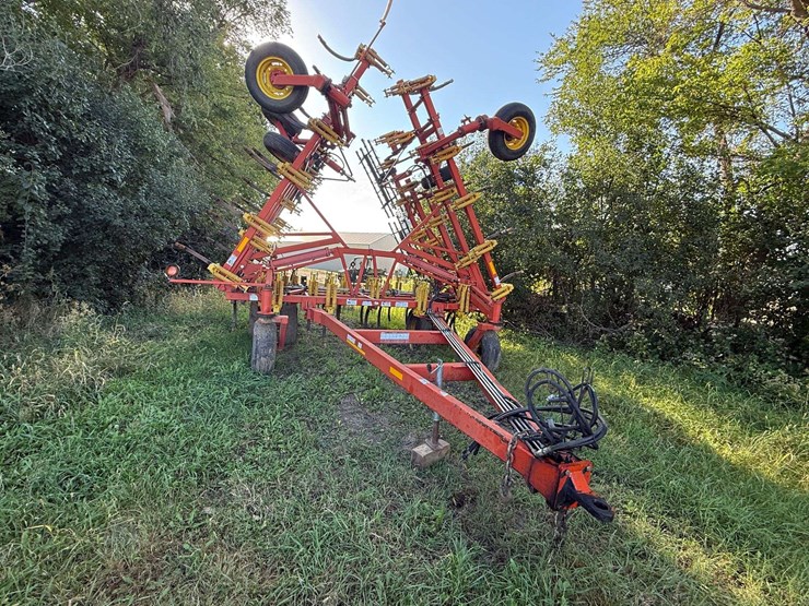 bourgault-8810-image-2