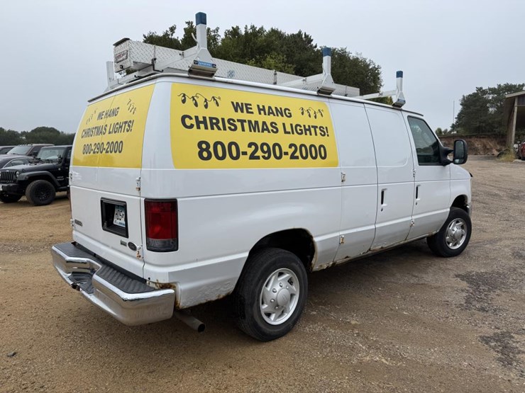 2011-ford-cargo-image-5