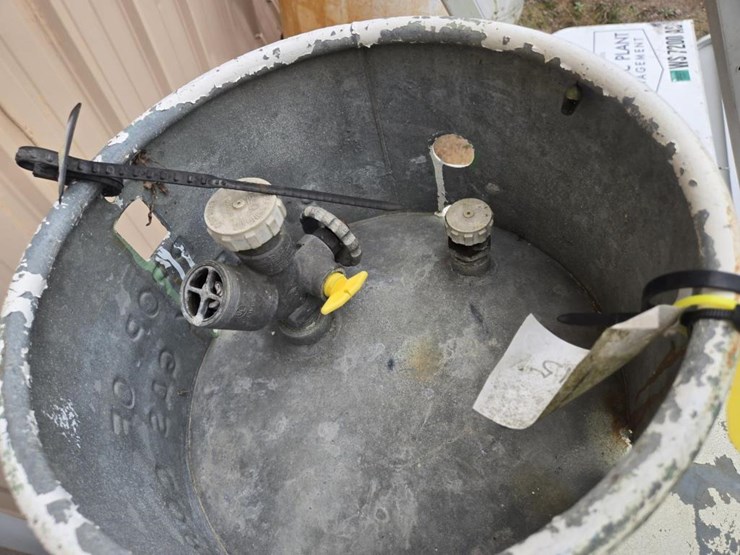 #2849-•-120-gallon-lp-tank-image-2