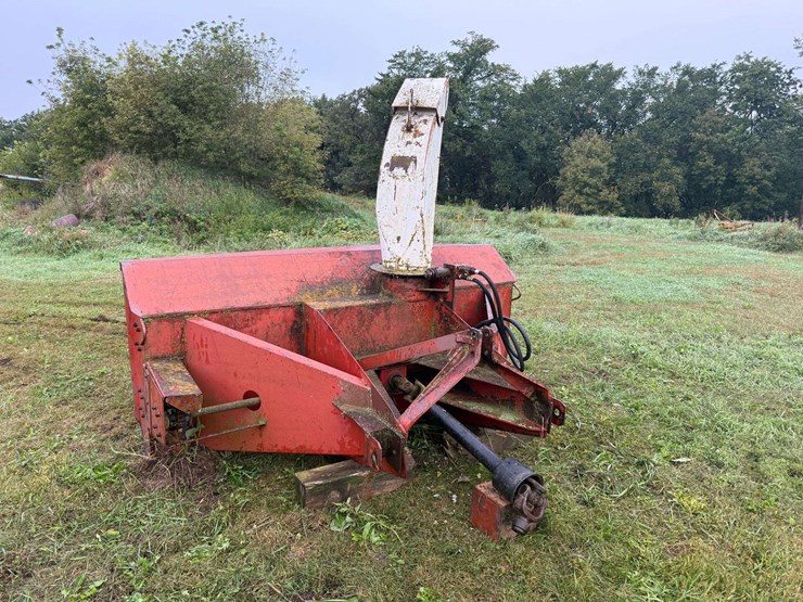 8’-dual-stage-3pt-snowblower,-hydraulic-spout,-540-pto,-working-order-per-seller-image-1
