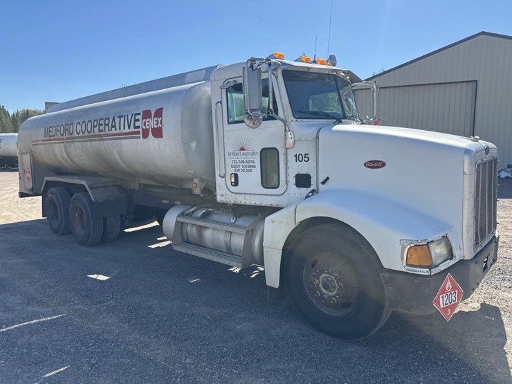 2005-peterbilt-385-image-7