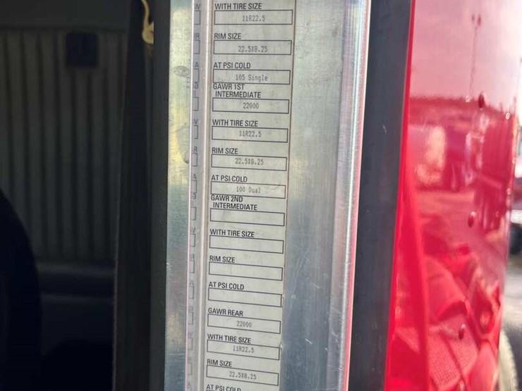 2010-kenworth-t800-image-11