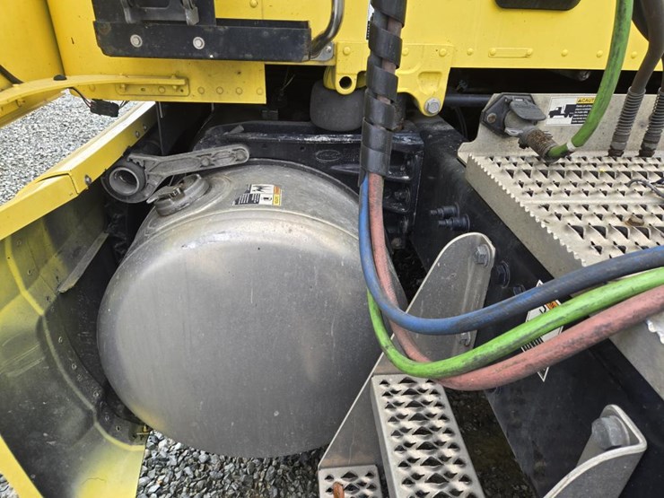 2019-peterbilt-579-image-16