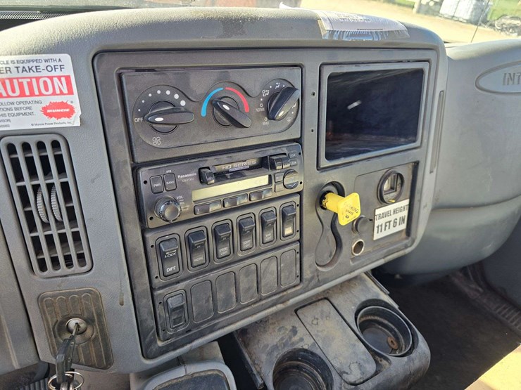 2006-international-durastar-4400-image-39