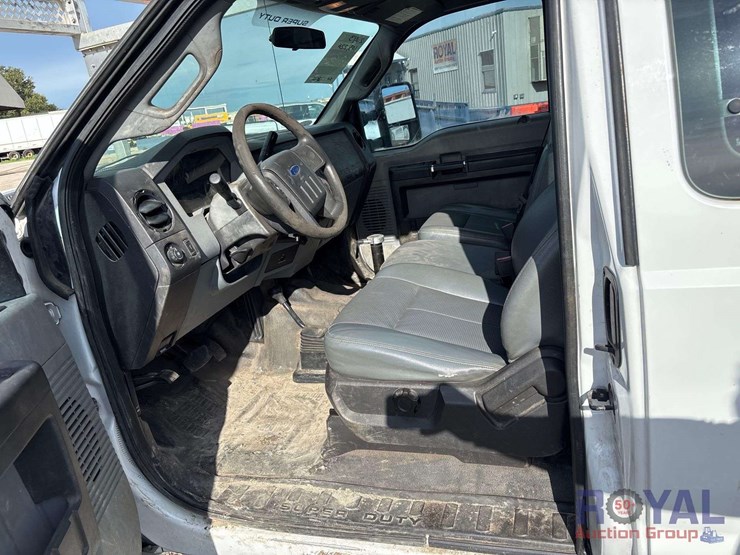 2013-ford-f550-image-11