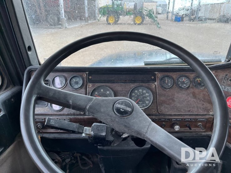 1989-freightliner-day-cab-truck-(jn0784,-unit-06815)-image-55