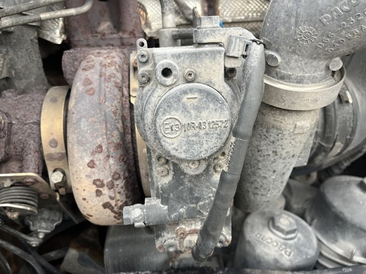 2020-kenworth-t680-image-35