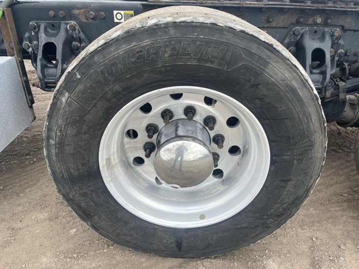 2020-kenworth-t680-image-141
