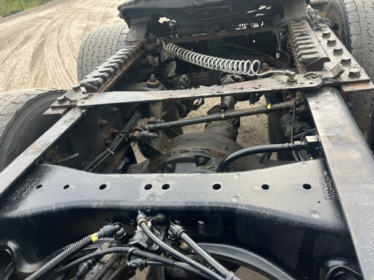 2020-kenworth-t680-image-66