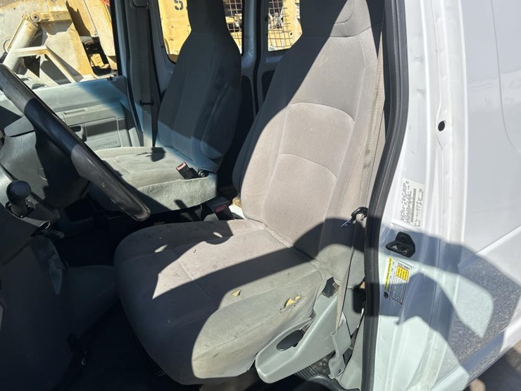 2014-ford-e250-image-46