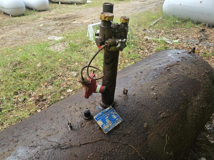 #2597-•-500-gallon-underground-lp-tank-image-5