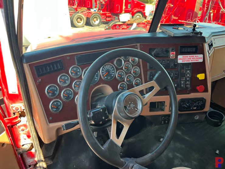 2015-western-star-4900-image-9