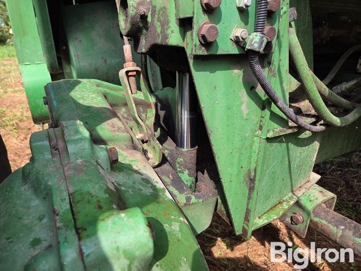 1975-john-deere-6600-image-13