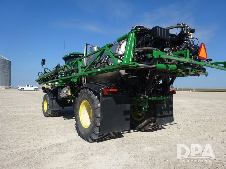 2020-john-deere-f4365-image-33