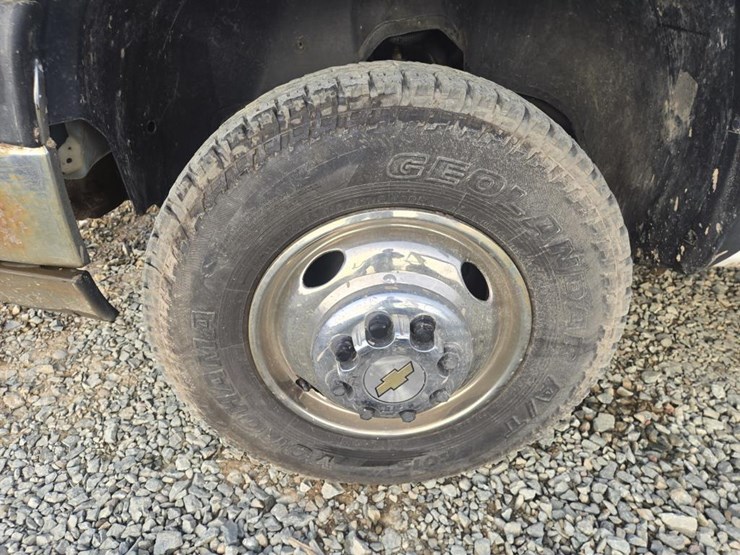 2005-chevrolet-3500-image-43