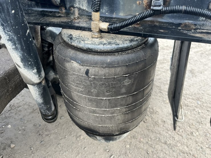2020-kenworth-t680-image-90