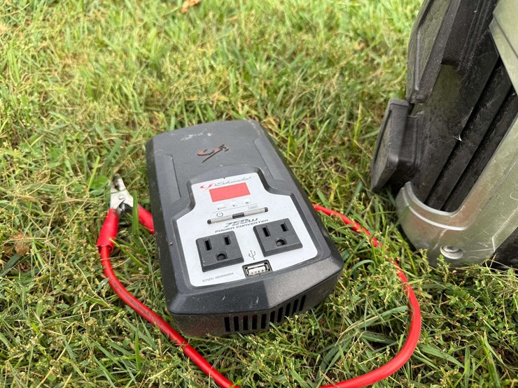 stanley-jump-pack-and-schumacher-power-inverter-image-3