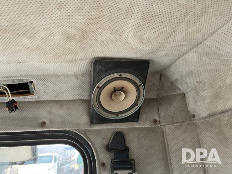 1989-freightliner-day-cab-truck-(jn0784,-unit-06815)-image-72