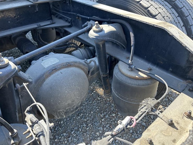 2019-peterbilt-579-image-25