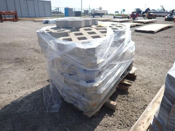 qty-of-(8)-skids-of-turfstone-pavers-&-decor-stone-image-39