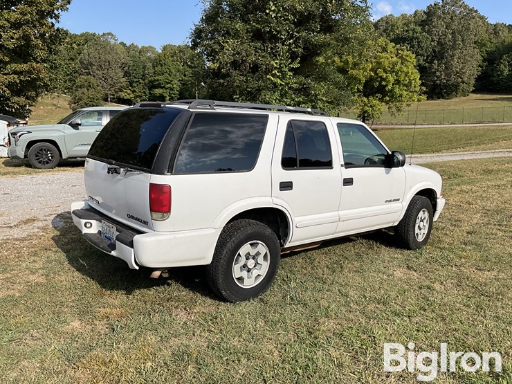 2003-chevrolet-blazer-image-5