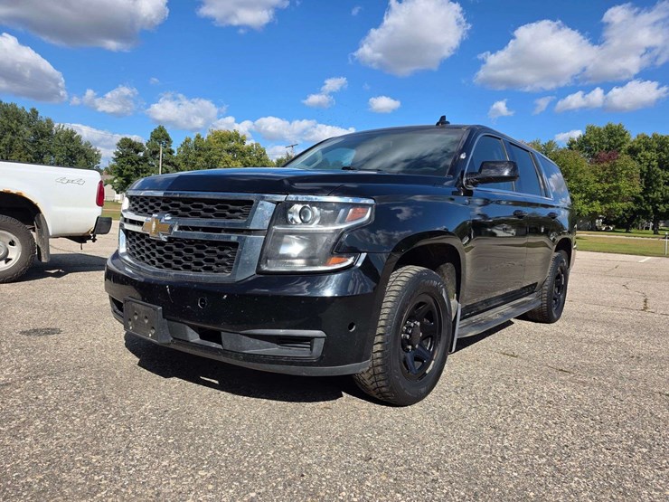 2019-chevrolet-tahoe-image-2