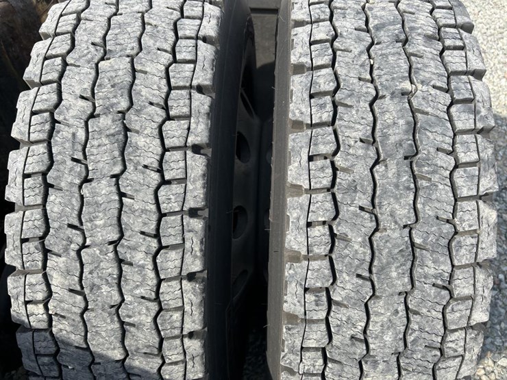 2015-peterbilt-579-image-93