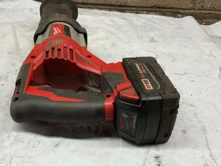 #102-•-milwaukee-sawzall-reciprocating-saw-image-3