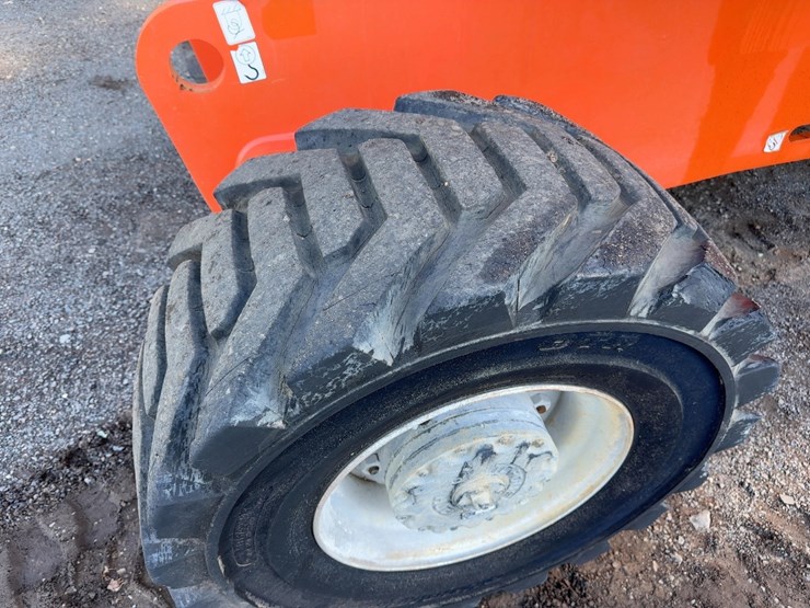 2013-jlg-800aj-image-13