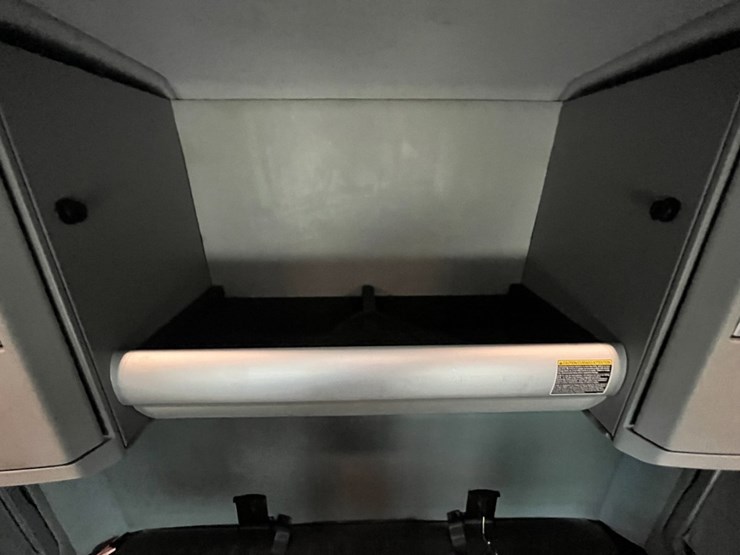 2020-kenworth-t680-image-130